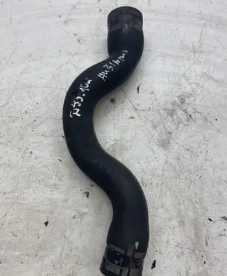Coolant pipe/hose