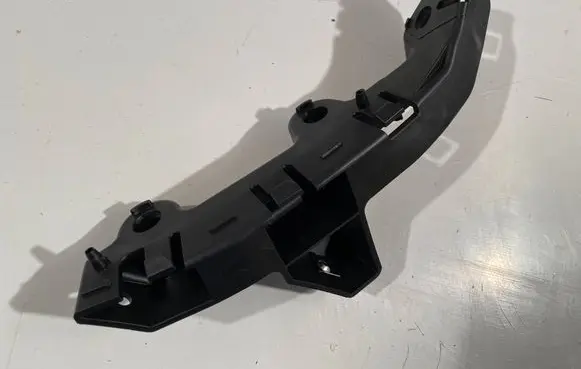 Front bumper mounting bracket