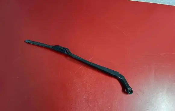 Mini One - Cooper F56 F55 Front wiper blade arm 7335477