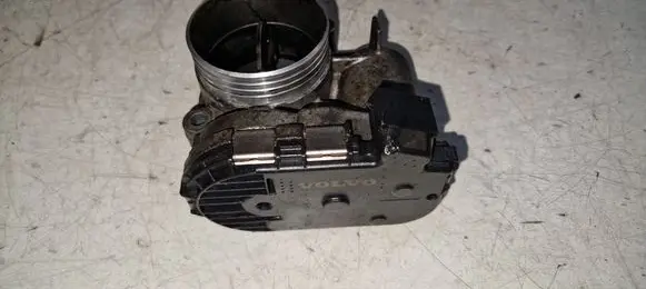Volvo XC70 Throttle valve 8692720