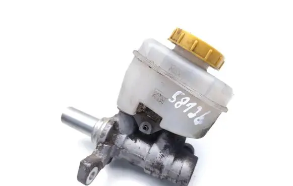 Subaru Legacy Master brake cylinder 