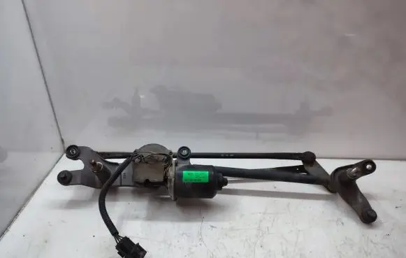 KIA Sorento Front wiper linkage and motor 981003E100