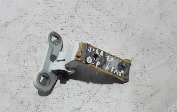 Volvo V60 Front door lower hinge 31662719