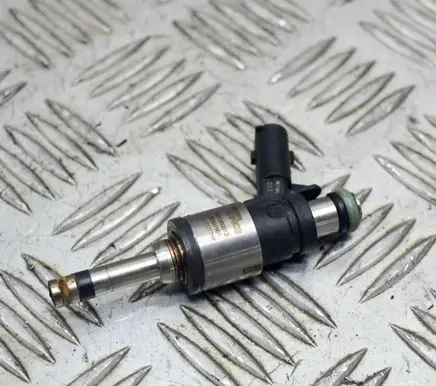 Hyundai i30 Fuel injector 353102B360