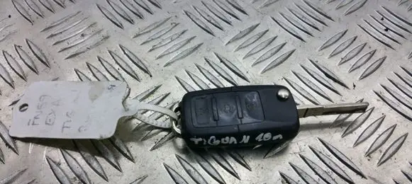Volkswagen Tiguan Ignition key/card 