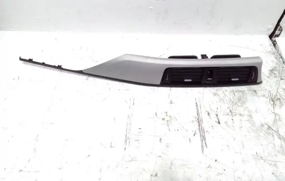 BMW 4 F32 F33 Dash center air vent grill 9218552 508835