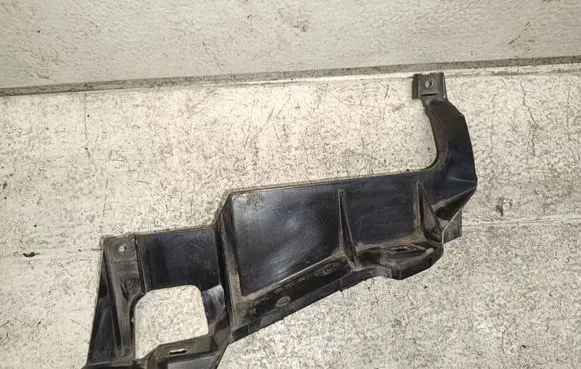 Headlight/headlamp mounting bracket