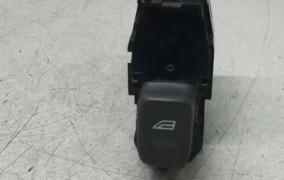 Volvo S60 Electric window control switch 9472275