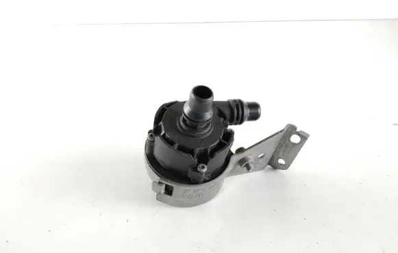 Mercedes-Benz CLA C118 X118 Electric auxiliary coolant/water pump A0005001486