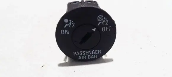 Passenger airbag on/off switch