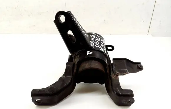 Toyota Prius (XW30) Engine mount bracket