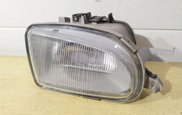 Mercedes-Benz C W202 Front fog light 1708200256 1NB00755502 14726200