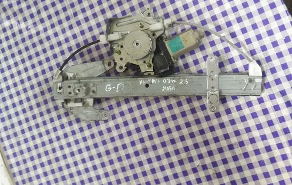 Nissan X-Trail T30 Rear door window regulator with motor 8073089913