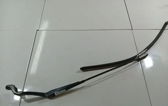 Ford Galaxy Front wiper blade arm 6M2117526AD