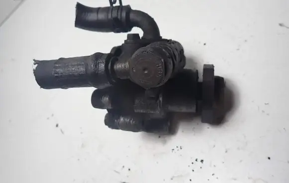 Volkswagen Golf IV Power steering pump 1J0422154A