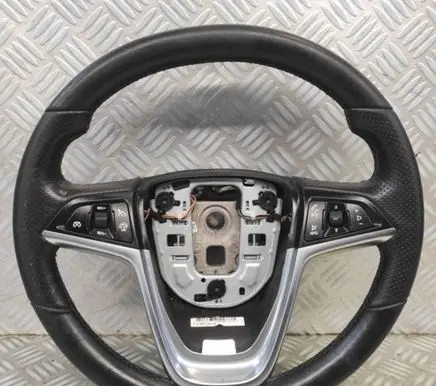 Opel Zafira C Steering wheel 13351028 307178399P10 0060028858
