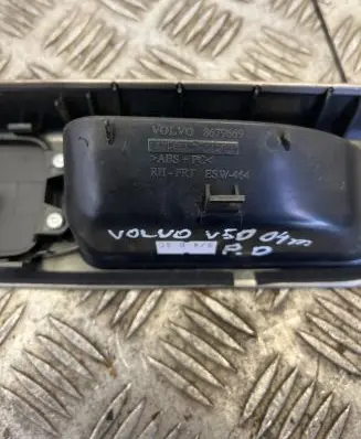 Volvo V50 Front door window switch trim 8679669