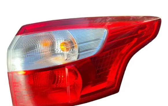 Ford Focus Rear/tail lights E415065
