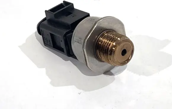 Audi A4 S4 B9 Fuel pressure sensor 04L906054