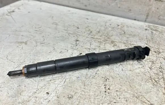 Peugeot 508 Fuel injector 9686191080
