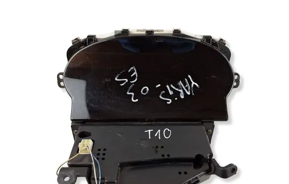 Toyota Yaris Speedometer (instrument cluster) 8380052120 4573000147