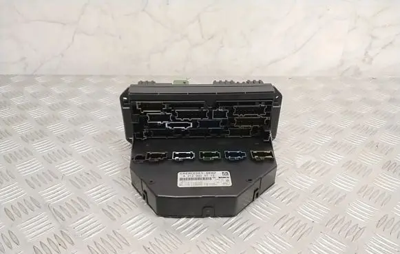 Mercedes-Benz C W204 Fuse module A2129005712