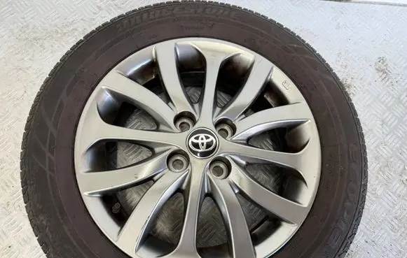 Toyota Yaris R15 alloy rim 426110DC50