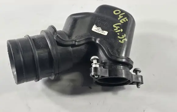 Audi A3 S3 8V Turbo air intake inlet pipe/hose 04E129656