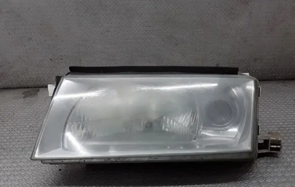 Skoda Octavia Mk1 (1U) Headlight/headlamp 1U1941015E