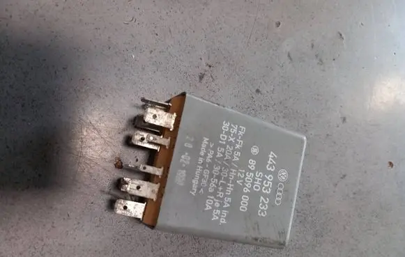 Volkswagen Sharan Hazard warning light relay 443953233 895096000