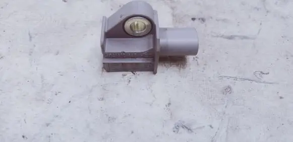 Mercedes-Benz C W204 Airbag deployment crash/impact sensor A2048201985