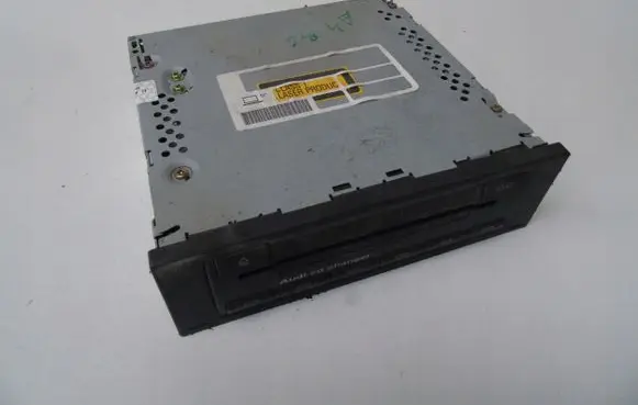Audi A4 S4 B6 8E 8H CD/DVD changer 8E0035111