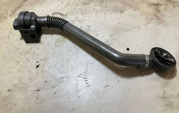 Mercedes-Benz Sprinter W906 Oil fill pipe A6510100169 9212632A
