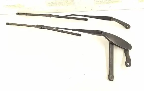 Mercedes-Benz C W205 Front wiper blade arm 2058203900 2058203700