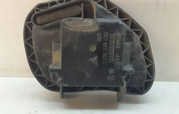 Volkswagen Touran I Headlight/headlamp dust cover 1305239235