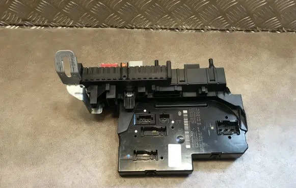 Mercedes-Benz E W212 Central body control module 2129060105