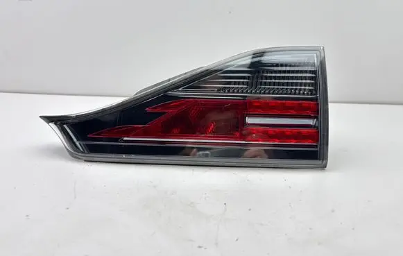 Lexus CT 200H Tailgate rear/tail lights E1313038