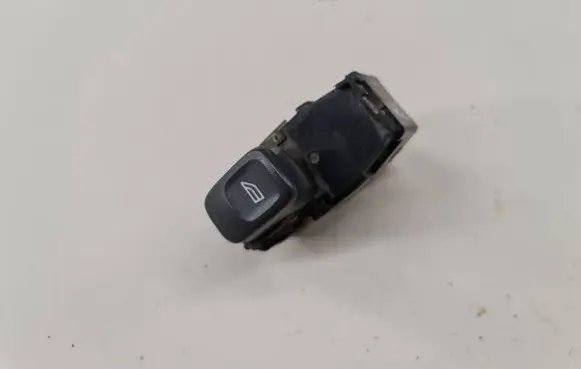 Volvo V70 Electric window control switch 9472275 01W025