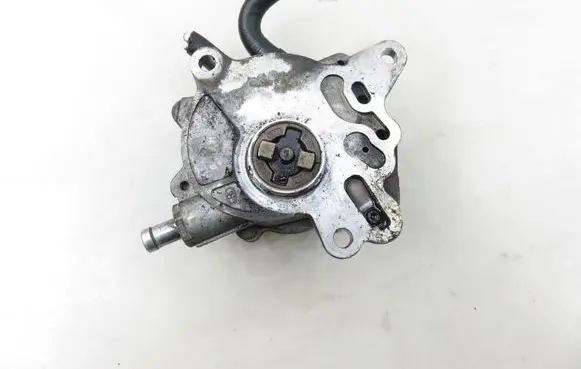 Volkswagen PASSAT B6 Vacuum pump 03G145209C