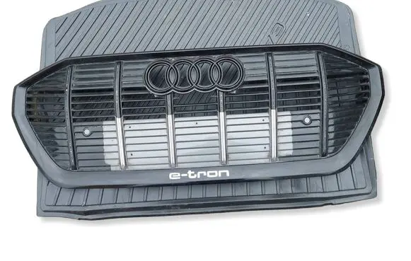 Audi e-tron Front bumper upper radiator grill 4KE853651