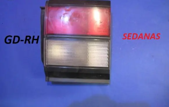 Volkswagen PASSAT B3 Tailgate rear/tail lights 357946108