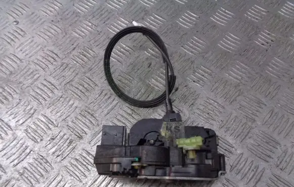 Opel Insignia A Front door lock