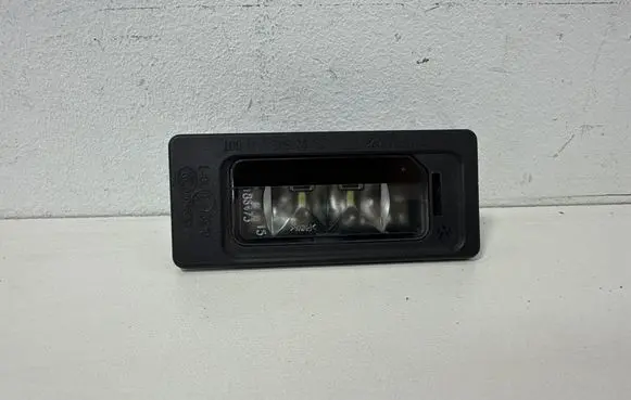 Volkswagen Passat Alltrack Number plate light 185001