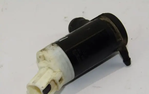 Mazda Tribute Windscreen/windshield washer pump F7C6