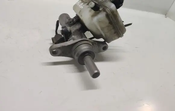Volkswagen Polo V 6R Master brake cylinder