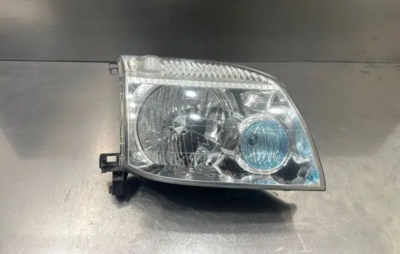 Nissan X-Trail T30 Headlight/headlamp