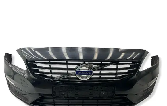 Volvo V60 Front bumper 31323831