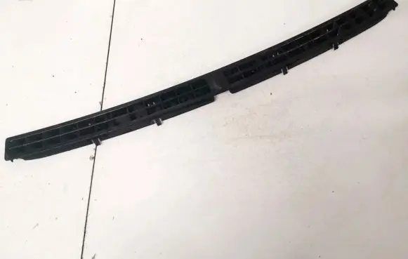 Volkswagen PASSAT B6 Dash center air vent grill