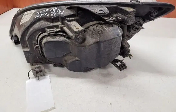 Ford Focus Headlight/headlamp 4M5113099AD VP4M5X13K060AA 4M5113K060AA