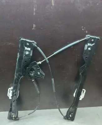 Front window lifting mechanism without motor